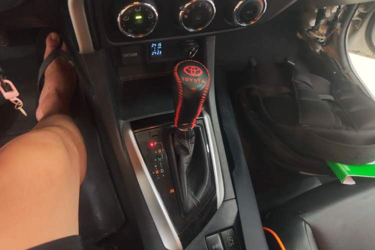 Used Toyota Levin 2017 Revised Version 185T CVT Elite Edition China VI Standard Gear Lever