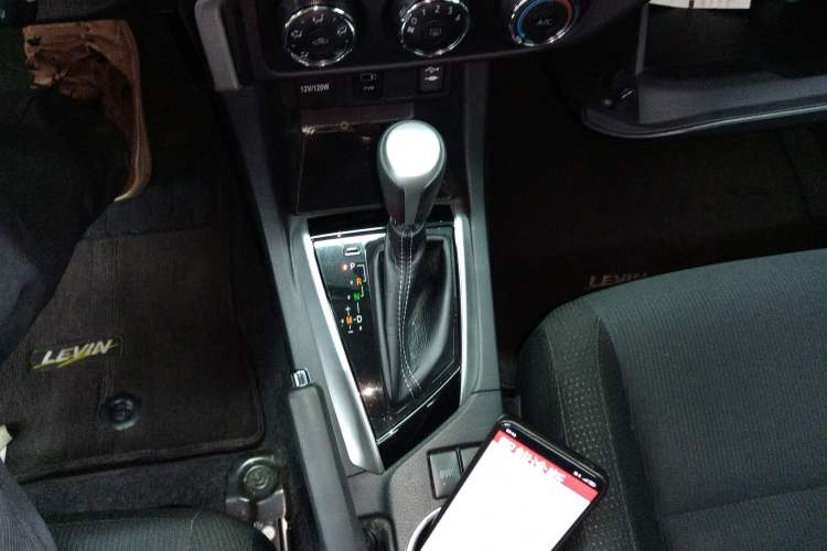 Used Toyota Levin 2017 Revised Version 185T CVT Elite Edition China VI Standard Gear Lever