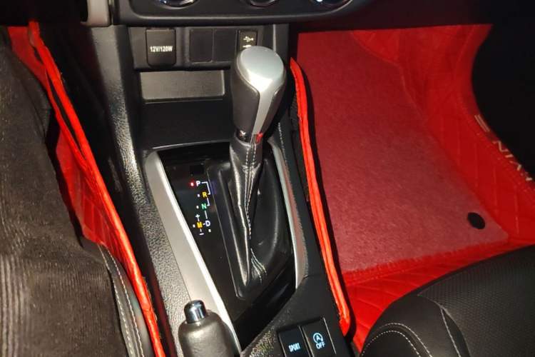 Used Toyota Levin 2017 Revised Version 1.8 GS-L CVT Leading Edition China V Standard Gear Lever