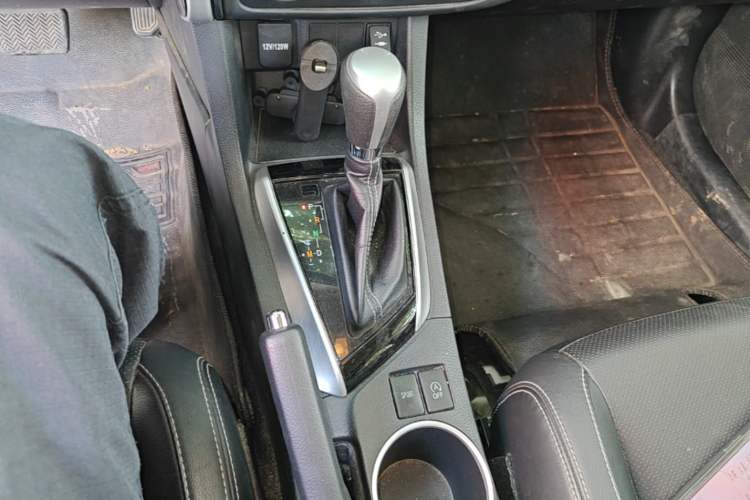 Used Toyota Levin 2017 Revised 185T CVT Leading Edition China V Standard Gear Lever