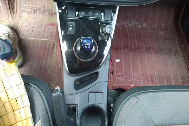 Used Toyota Levin 2017 Revised Dual-Engine 1.8H GS E-CVT Elite Sunroof Version China V Standard Gear Lever
