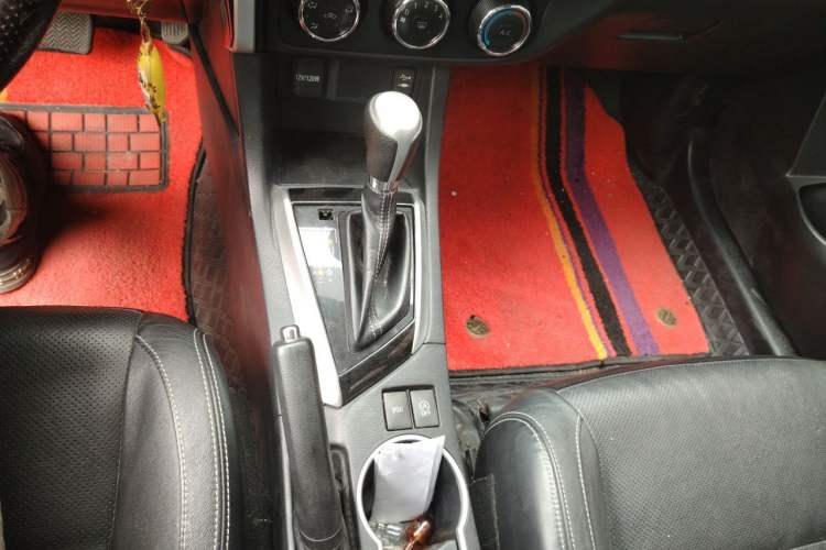 Used Toyota Levin 2017 Revised 185T CVT Leading Edition China V Standard Gear Lever
