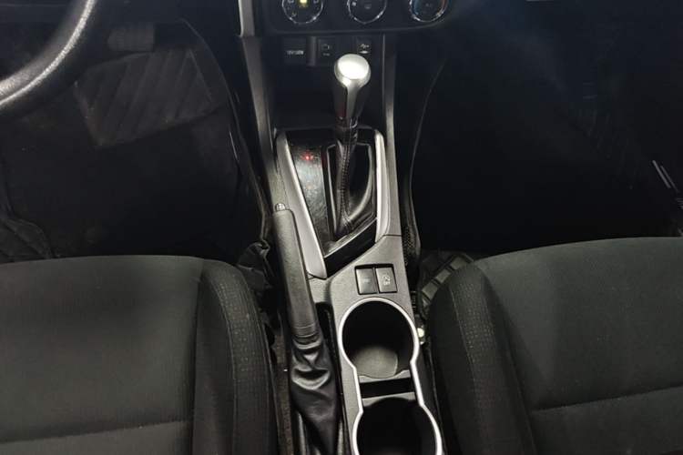 Used Toyota Levin 2017 Revised 185T CVT Elite Edition China V Standard Gear Lever