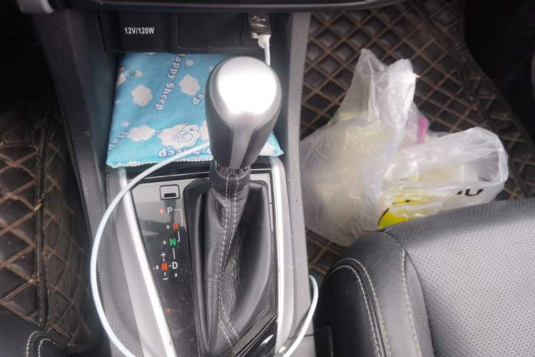 Used Toyota Levin 2017 Revised 185T CVT Leading Edition China V Standard Gear Lever