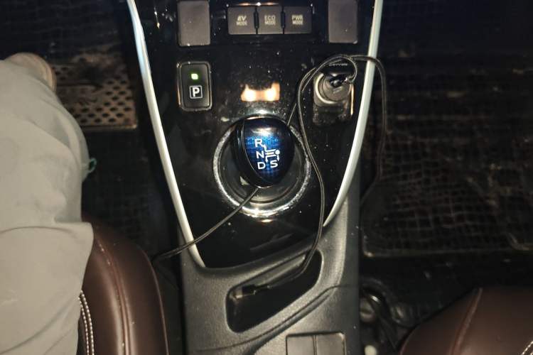 Used Toyota Levin 2017 Revised Dual-Engine 1.8H GS E-CVT Elite Sunroof Version China V Standard Gear Lever