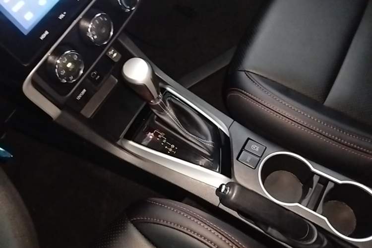 Used Toyota Levin 2017 Revised 185T CVT Elite Edition China V Standard Gear Lever
