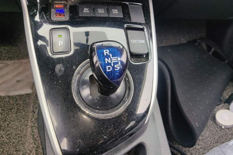 Used Toyota Levin 2017 Revised Dual-Engine 1.8H GS E-CVT Elite Sunroof Version China V Standard Gear Lever