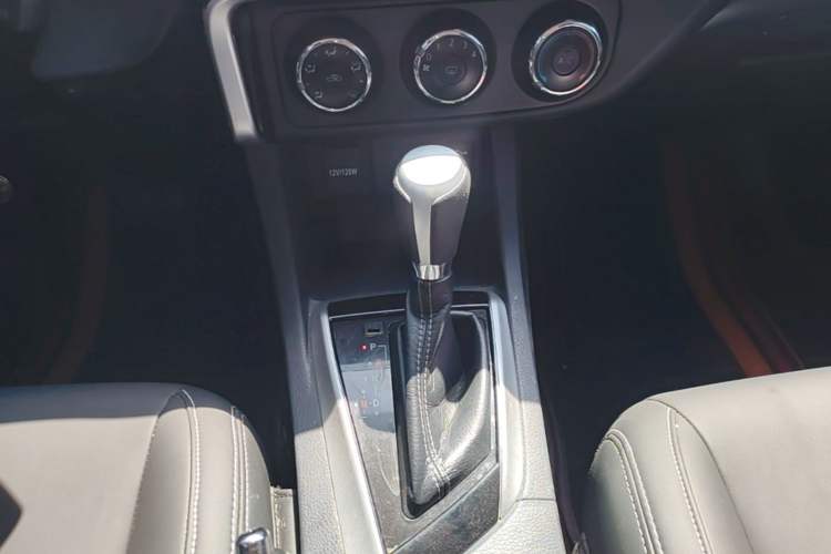 Used Toyota Levin 2017 Revised 185T CVT Elite Edition China V Standard Gear Lever