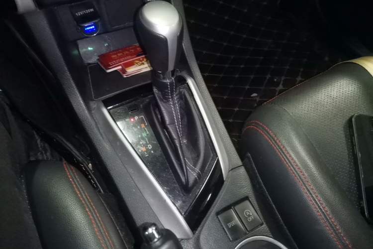Used Toyota Levin 2017 Revised Version 185T CVT Elite Edition China VI Standard Gear Lever