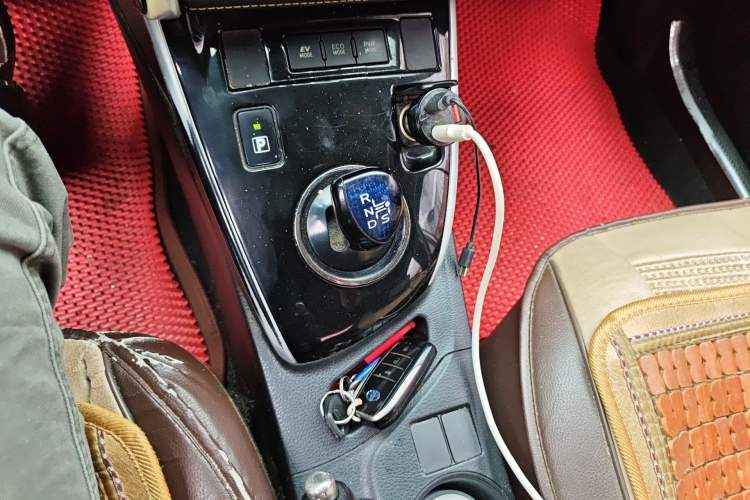 Used Toyota Levin 2017 Revised Dual-Engine 1.8H GS E-CVT Elite Sunroof Version China V Standard Gear Lever