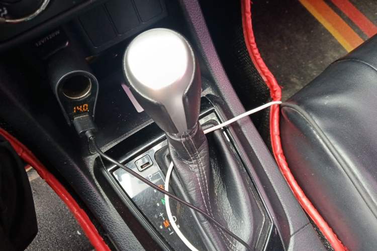 Used Toyota Levin 2017 Revised Version 185T CVT New Sharp Edition China V Standard Gear Lever