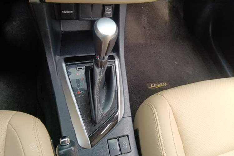 Used Toyota Levin 2017 Revised 185T CVT Elite Edition China V Standard Gear Lever