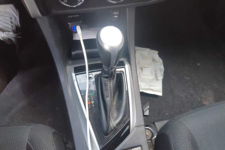 Used Toyota Levin 2017 Revised Version 185T CVT Elite Edition China VI Standard Gear Lever