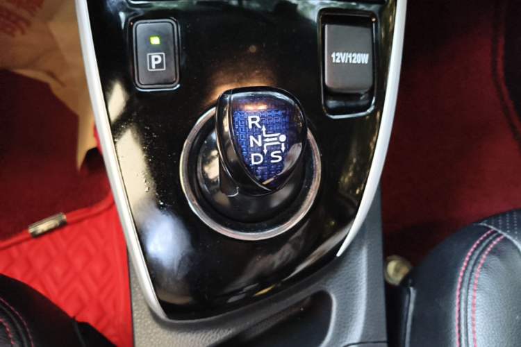 Used Toyota Levin 2017 Revised Dual-Engine 1.8H GS E-CVT Elite Sunroof Version China V Standard Gear Lever