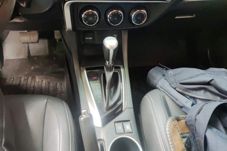 Used Toyota Levin 2017 Revised 185T CVT Elite Edition China V Standard Gear Lever