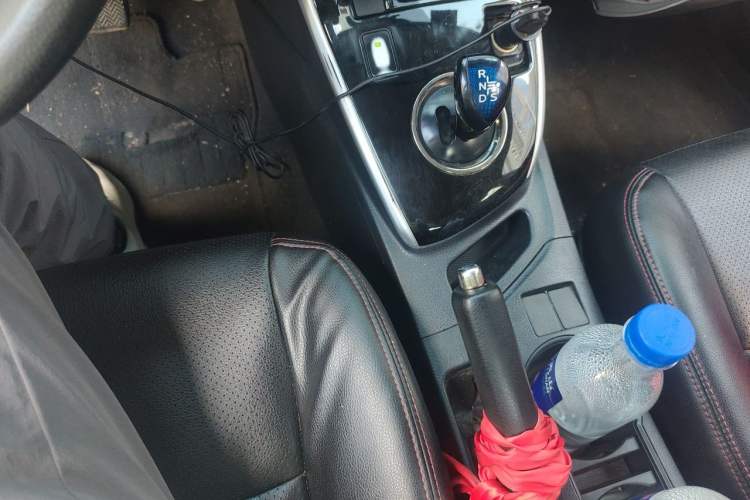 Used Toyota Levin 2017 Revised Dual-Engine 1.8H GS E-CVT Elite Sunroof Version China V Standard Gear Lever