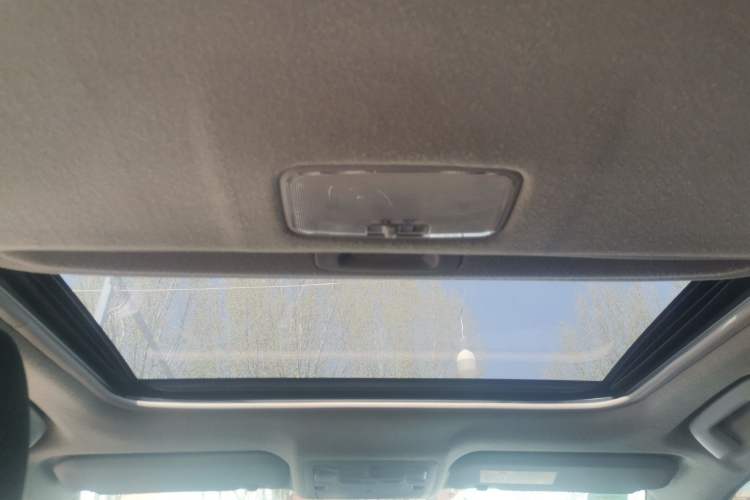Used Toyota Levin 2017 Revised Dual-Engine 1.8H GS E-CVT Elite Sunroof Version China V Standard Headliner