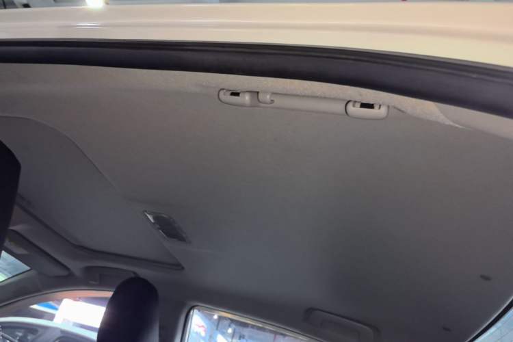 Used Toyota Levin 2017 Revised Dual-Engine 1.8H GS E-CVT Elite Sunroof Version China V Standard Headliner