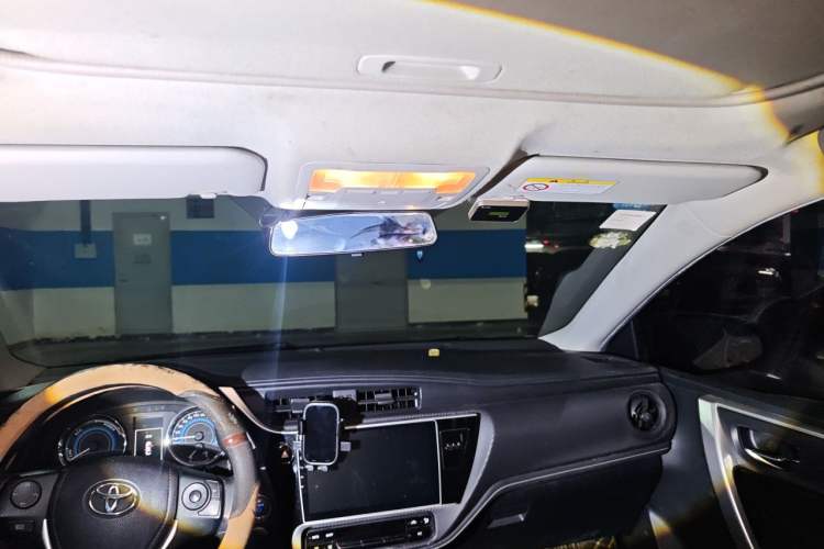 Used Toyota Levin 2017 Revised Dual-Engine 1.8H GS E-CVT Elite Sunroof Version China V Standard Headliner