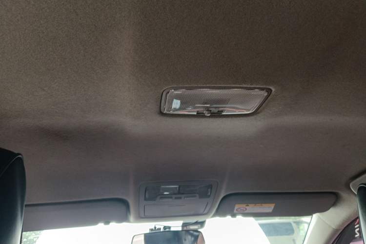 Used Toyota Levin 2017 Revised Version 185T CVT New Sharp Edition China V Standard Headliner