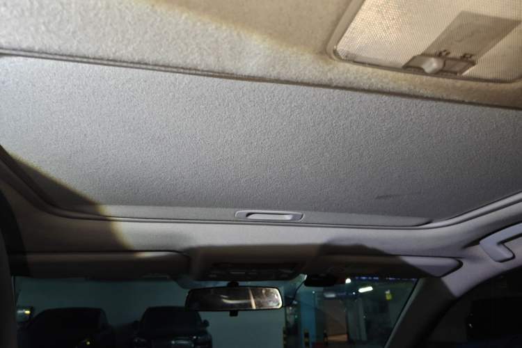 Used Toyota Levin 2017 Revised Dual-Engine 1.8H GS E-CVT Elite Sunroof Version China V Standard Headliner