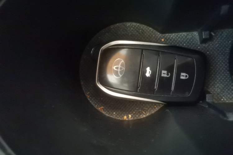 Used Toyota Levin 2017 Revised Dual-Engine 1.8H GS E-CVT Elite Sunroof Version China V Standard Interior 1