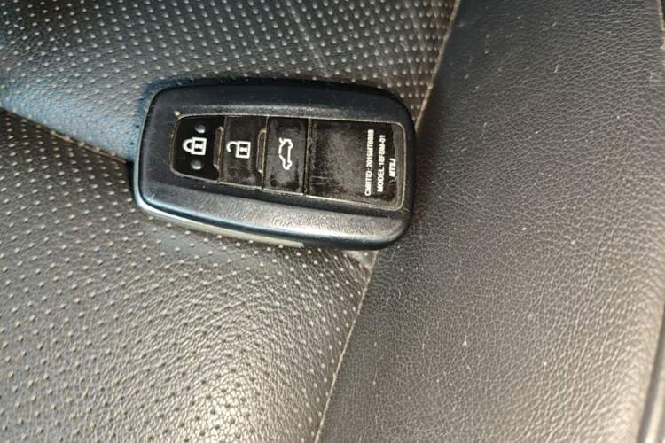 Used Toyota Levin 2017 Revised 185T CVT Leading Edition China V Standard Interior 1