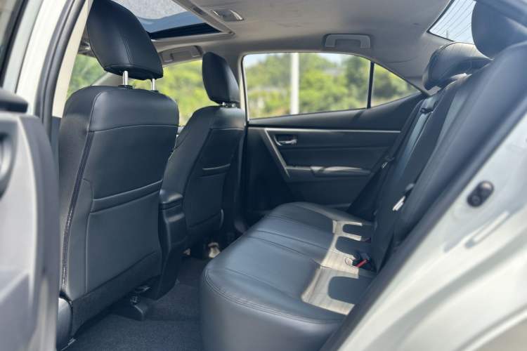 Used Toyota Levin 2017 Revised 185T CVT Elite Edition China V Standard Interior 3