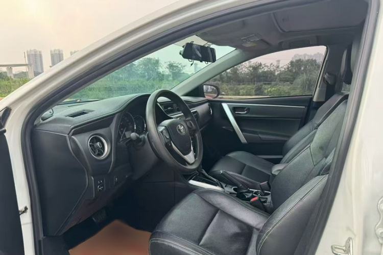 Used Toyota Levin 2017 Revised 185T CVT Leading Edition China V Standard Interior 3