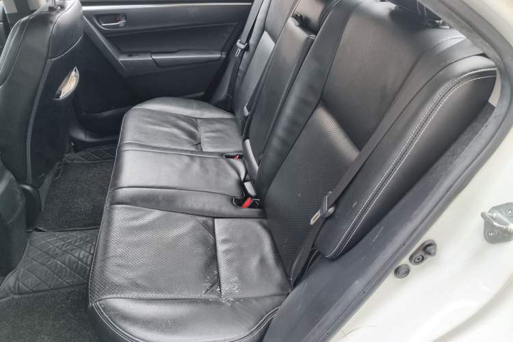 Used Toyota Levin 2017 Revised 185T CVT Elite Edition China V Standard Interior 4