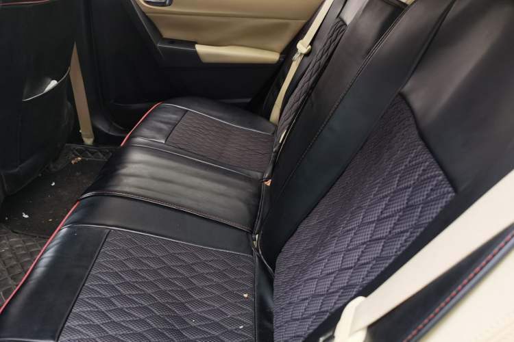 Used Toyota Levin 2017 Revised Version 185T CVT Elite Edition China VI Standard Interior 4