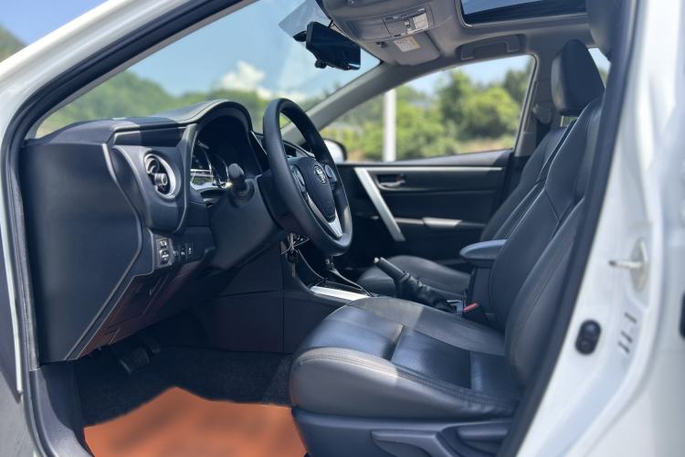 Used Toyota Levin 2017 Revised 185T CVT Elite Edition China V Standard Interior 4
