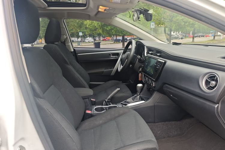 Used Toyota Levin 2017 Revised 185T CVT Elite Edition China V Standard Interior 9