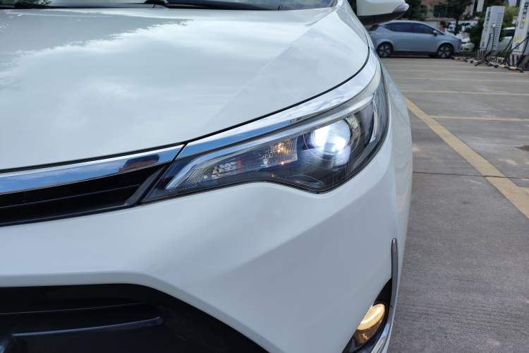 Used Toyota Levin 2017 Revised Version 185T CVT Elite Edition China VI Standard Left Front Headlight