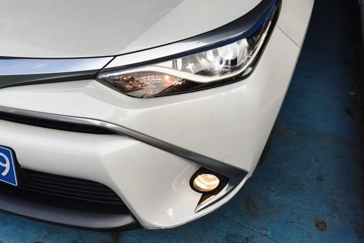 Used Toyota Levin 2017 Revised Dual-Engine 1.8H V E-CVT Luxury Edition China V Standard Left Front Headlight
