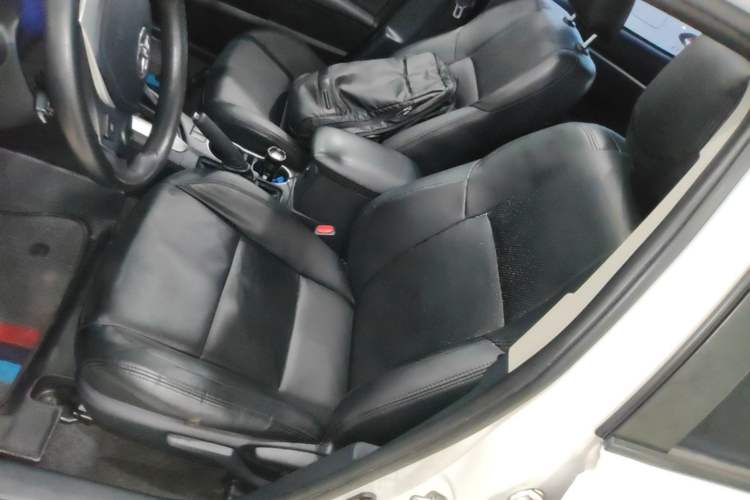 Used Toyota Levin 2017 Revised 185T CVT Elite Edition China V Standard Left Front Seat