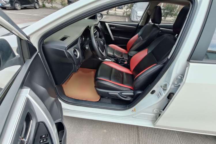 Used Toyota Levin 2017 Revised Version 185T CVT Elite Edition China VI Standard Left Front Seat