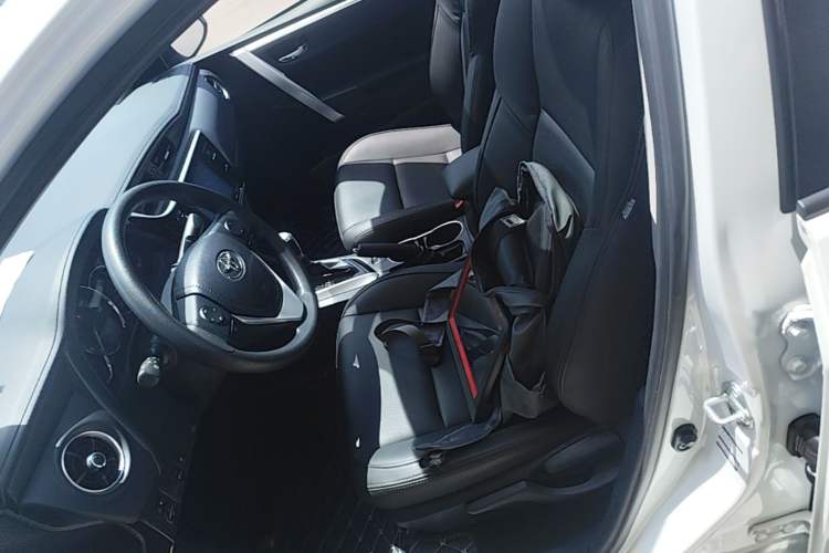 Used Toyota Levin 2017 Revised 185T CVT Elite Edition China V Standard Left Front Seat
