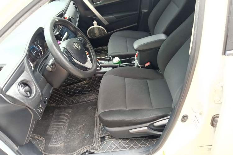 Used Toyota Levin 2017 Revised Dual-Engine 1.8H GS E-CVT Elite Sunroof Version China V Standard Left Front Seat