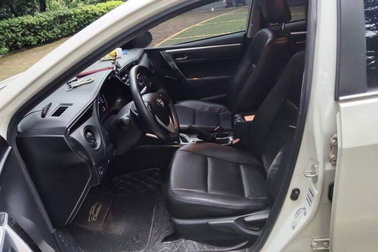 Used Toyota Levin 2017 Revised Dual-Engine 1.8H GS E-CVT Elite Sunroof Version China V Standard Left Front Seat
