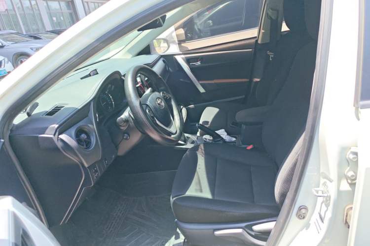 Used Toyota Levin 2017 Revised Dual-Engine 1.8H GS E-CVT Elite Sunroof Version China V Standard Left Front Seat