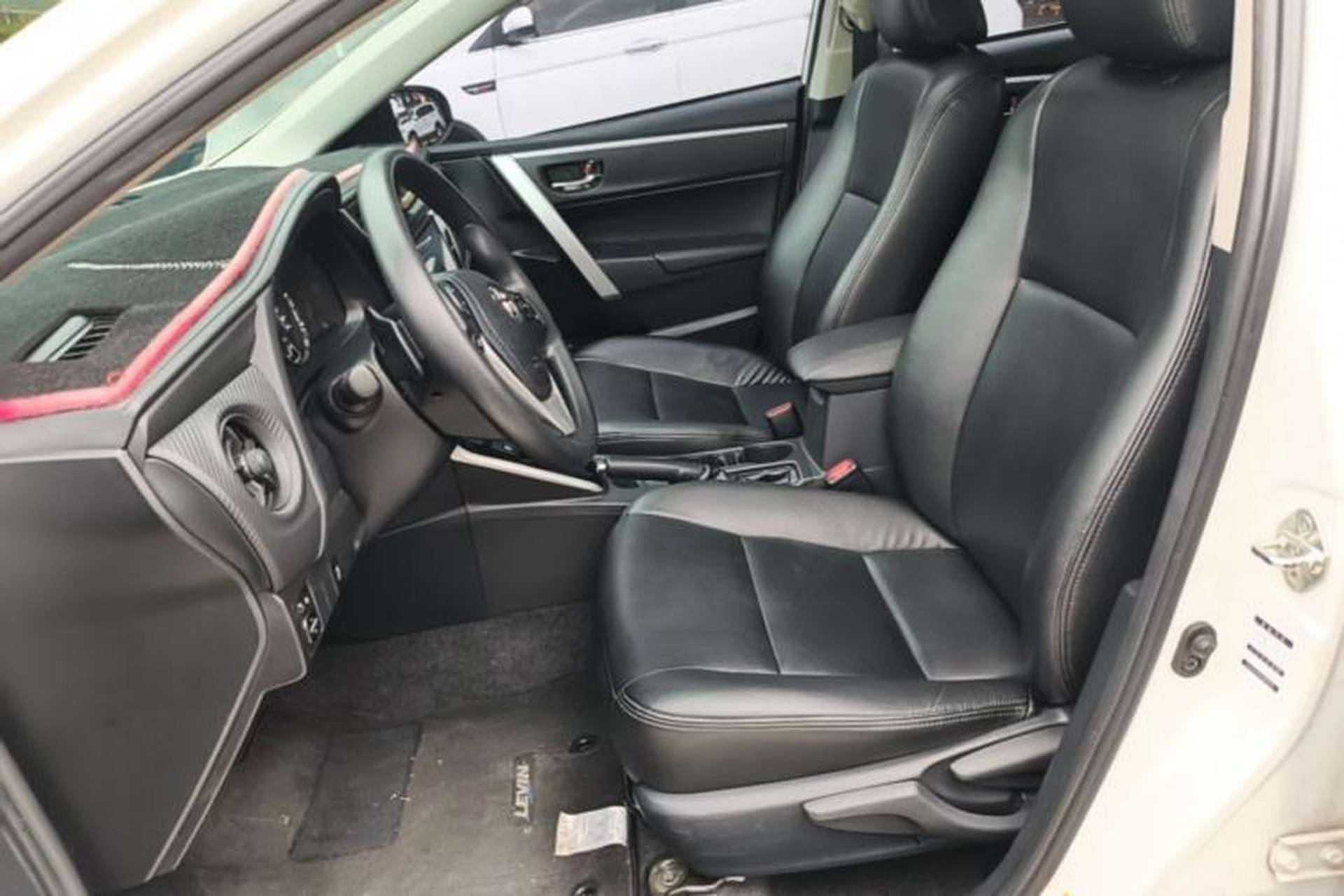 Used Toyota Levin 2017 Revised Dual-Engine 1.8H GS E-CVT Elite Sunroof Version China V Standard Left Front Seat