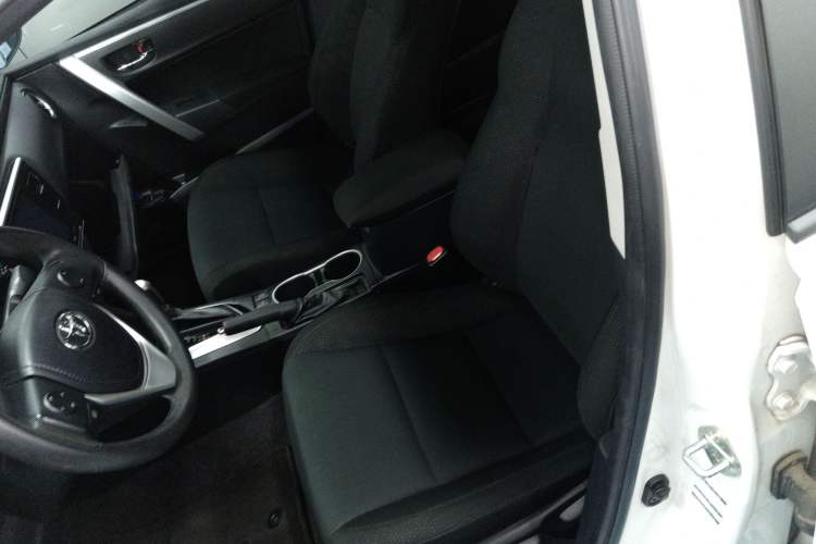 Used Toyota Levin 2017 Revised Version 185T CVT Elite Edition China VI Standard Left Front Seat