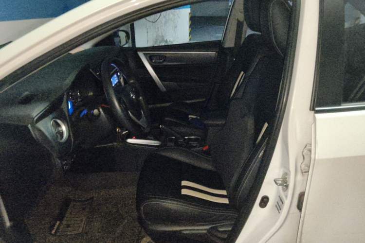 Used Toyota Levin 2017 Revised 185T CVT Elite Edition China V Standard Left Front Seat