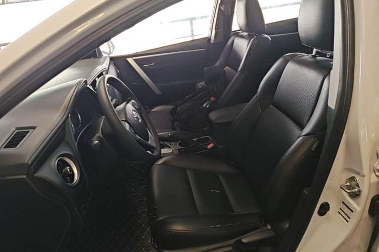 Used Toyota Levin 2017 Revised 185T CVT Elite Edition China V Standard Left Front Seat