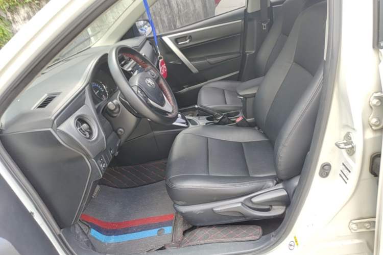 Used Toyota Levin 2017 Revised Dual-Engine 1.8H GS E-CVT Elite Sunroof Version China V Standard Left Front Seat