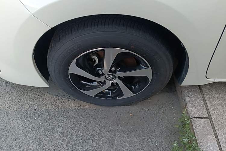 Used Toyota Levin 2017 Revised 185T CVT Elite Edition China V Standard Left Front Wheel Hub