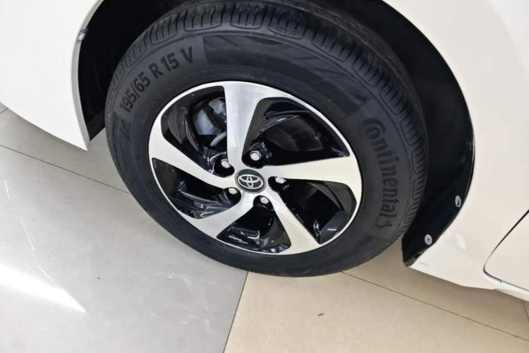 Used Toyota Levin 2017 Revised 185T CVT Elite Edition China V Standard Left Front Wheel Hub