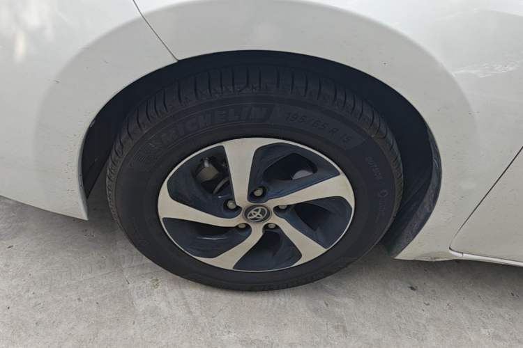 Used Toyota Levin 2017 Revised 185T CVT Elite Edition China V Standard Left Front Wheel Hub