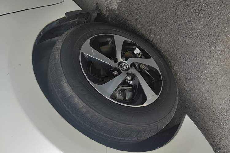 Used Toyota Levin 2017 Revised 185T CVT Elite Edition China V Standard Left Front Wheel Hub